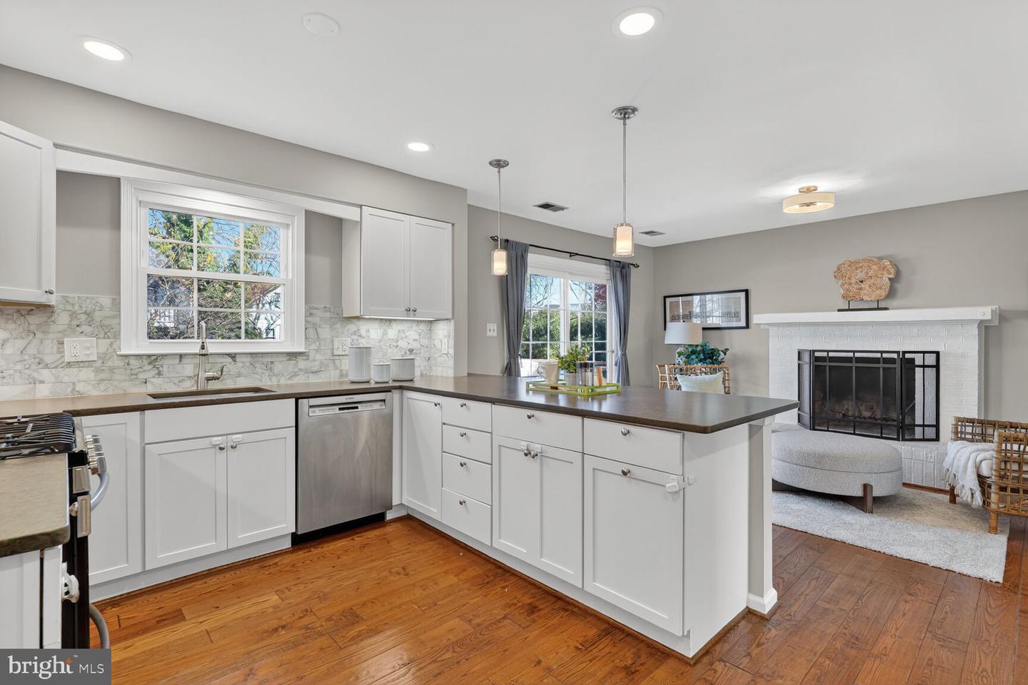 Arlington, Virginia, 22201, United States, 3 Bedrooms Bedrooms, ,3 BathroomsBathrooms,Residential,Active,1997876