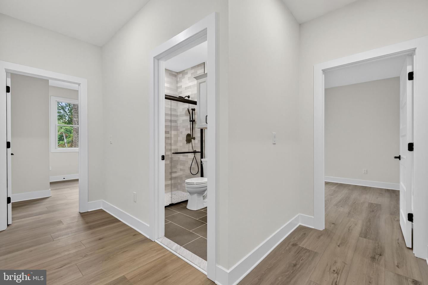 Warrenton, Virginia, 20187, United States, 3 Bedrooms Bedrooms, ,4 BathroomsBathrooms,Residential,Active,1963257