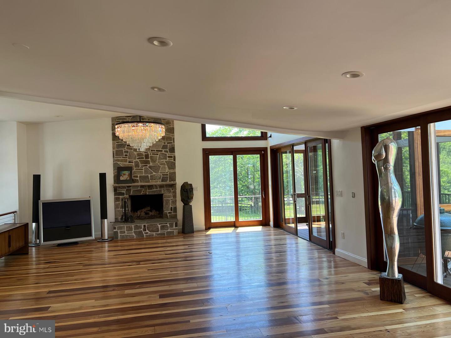 Rockville, Maryland, 20854, United States, 5 Bedrooms Bedrooms, ,4 BathroomsBathrooms,Residential,Active,2045050