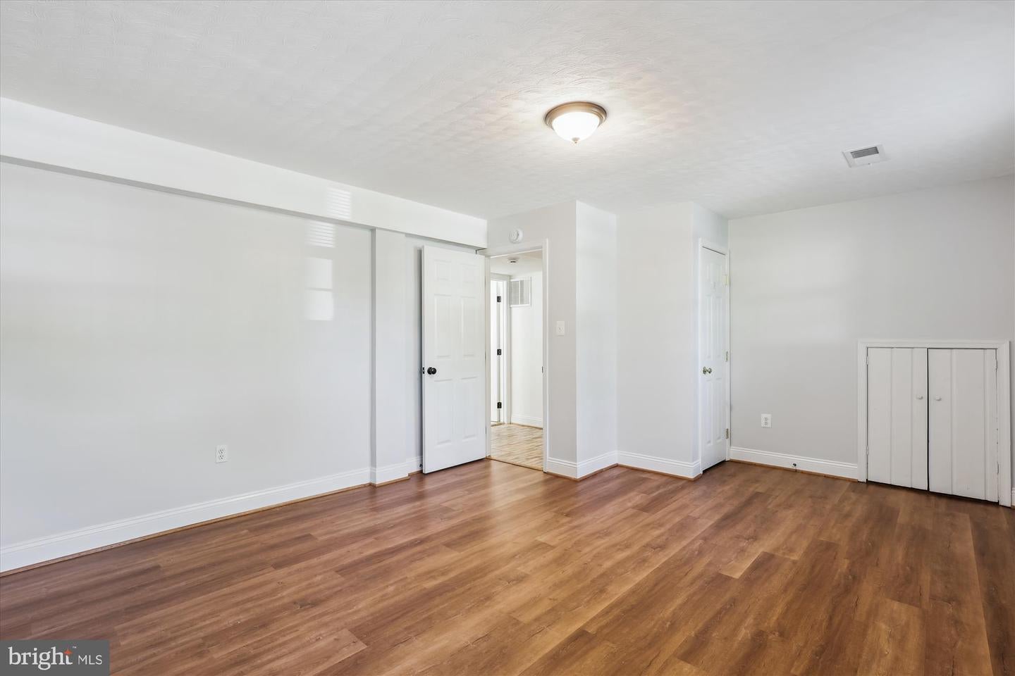 Vienna, Virginia, 22180, United States, 6 Bedrooms Bedrooms, ,4 BathroomsBathrooms,Residential,Active,1899895