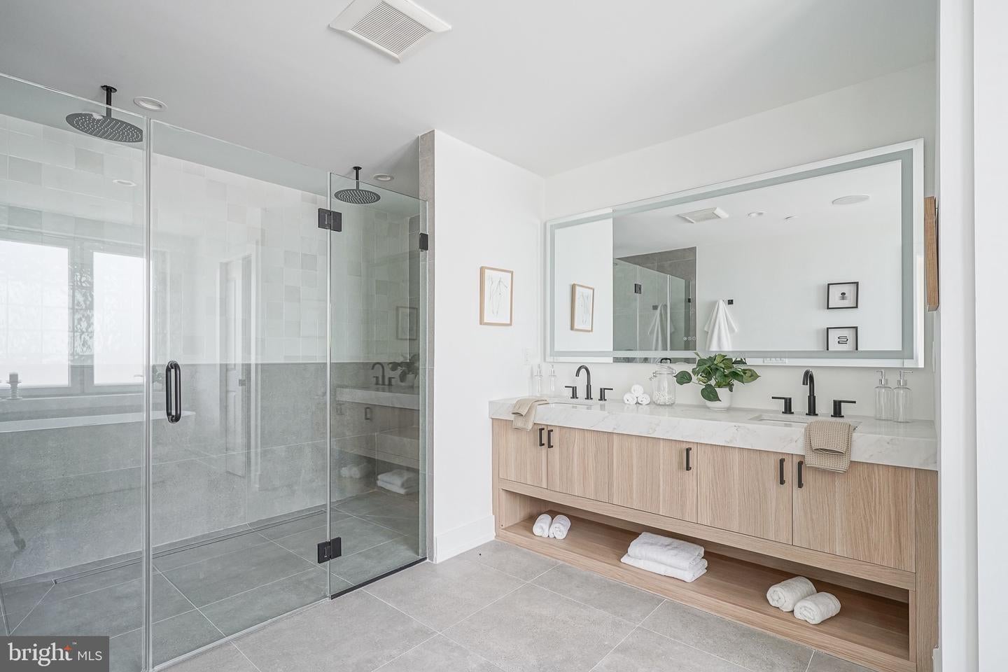 Philadelphia, Pennsylvania, 19125, United States, 4 Bedrooms Bedrooms, ,5 BathroomsBathrooms,Residential,Active,2045558