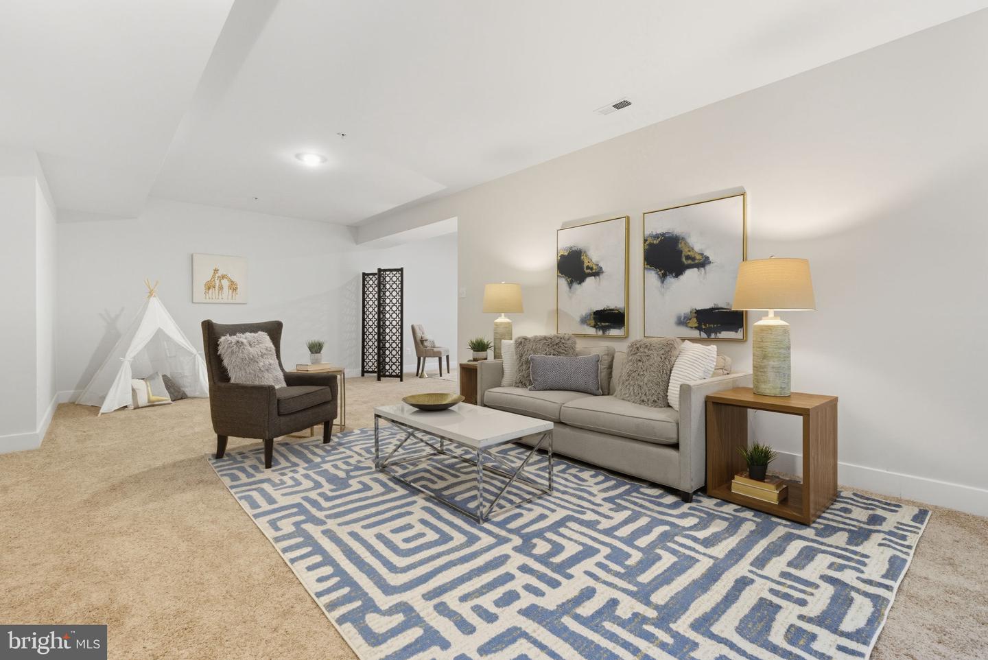 Washington Grove, Maryland, 20880, United States, 4 Bedrooms Bedrooms, ,4 BathroomsBathrooms,Residential,Active,1967308