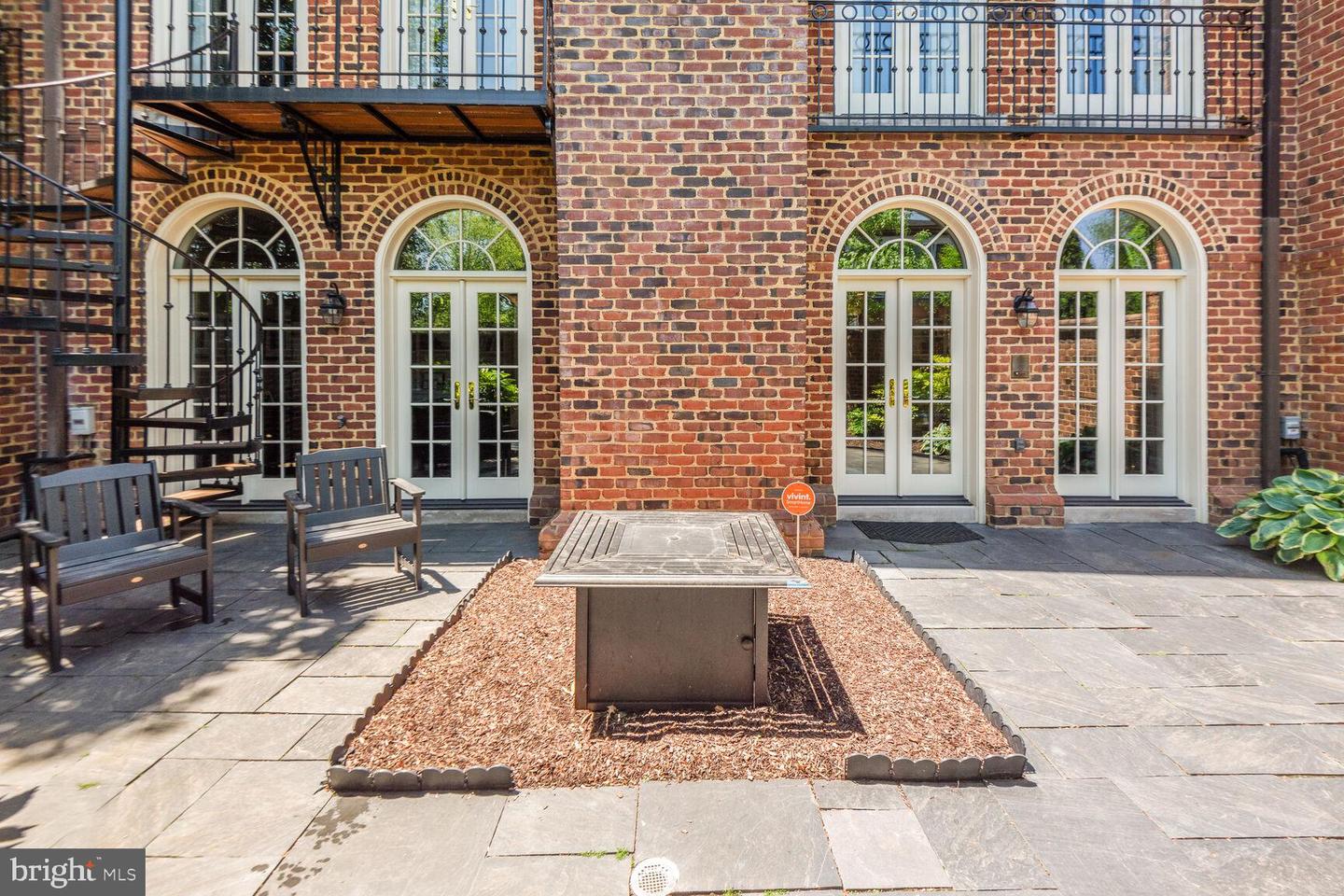 Mclean, Virginia, 22101, United States, 3 Bedrooms Bedrooms, ,6 BathroomsBathrooms,Residential,Contingent,1894225