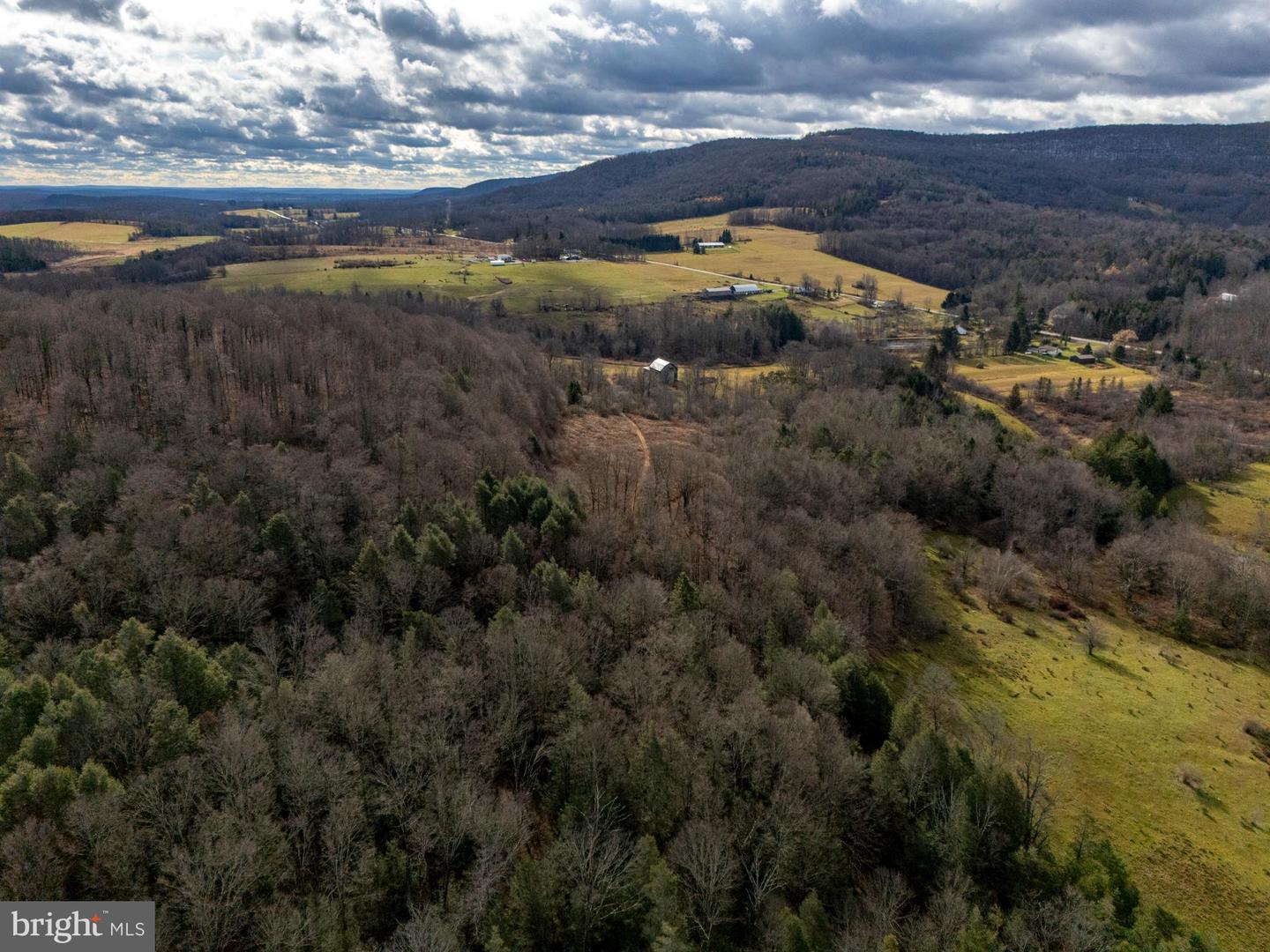 Waymart, Pennsylvania, 18472, United States, 4 Bedrooms Bedrooms, ,2 BathroomsBathrooms,Residential,Active,2007156