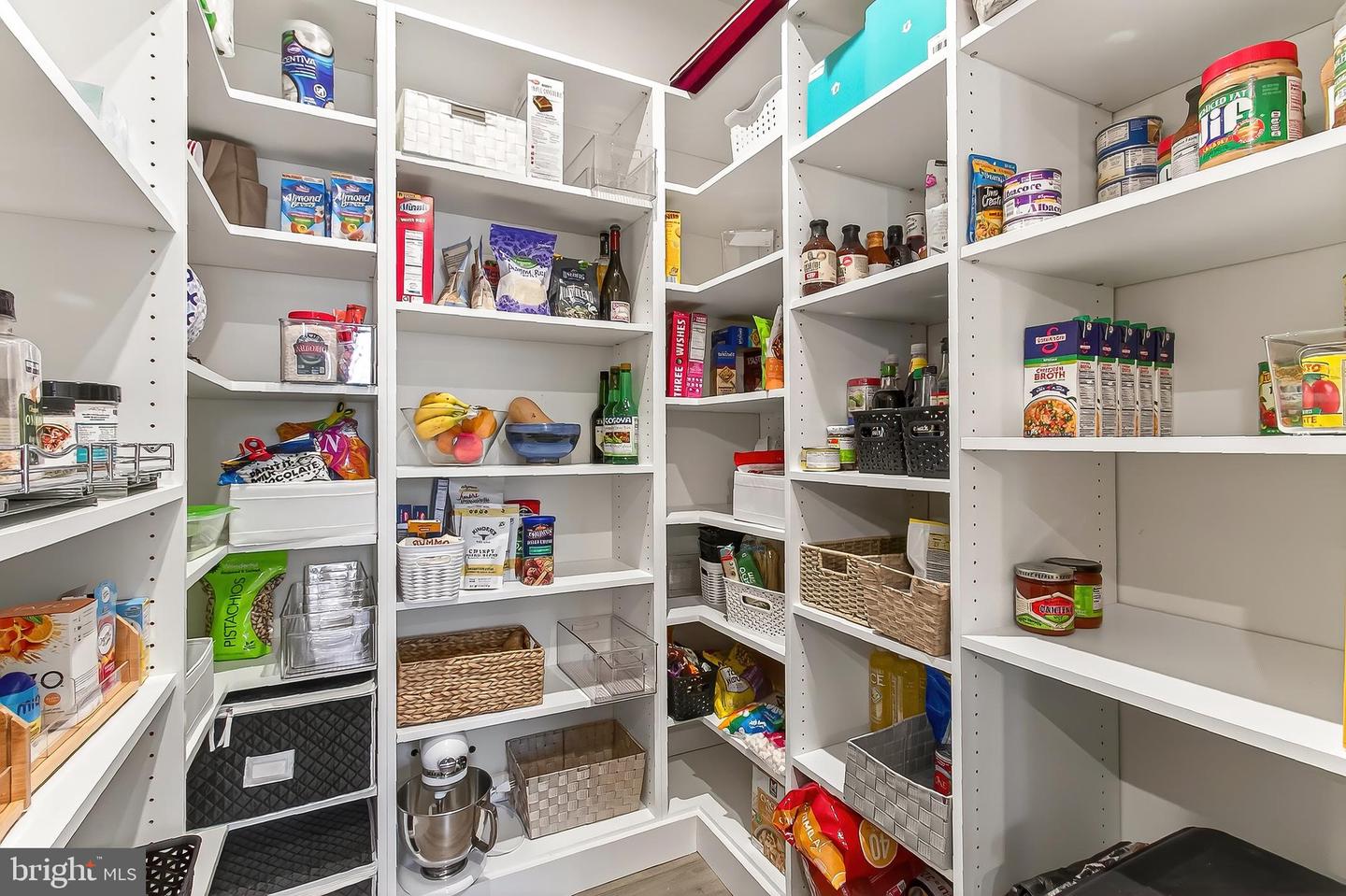 Fairfax, Virginia, 22033, United States, 4 Bedrooms Bedrooms, ,5 BathroomsBathrooms,Residential,Active,2010219