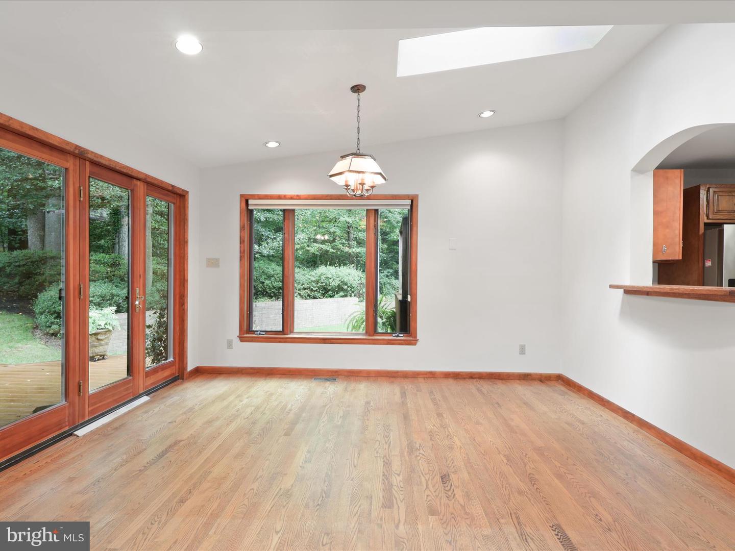 Clifton, Virginia, 20124, United States, 5 Bedrooms Bedrooms, ,4 BathroomsBathrooms,Residential,Active,1943827