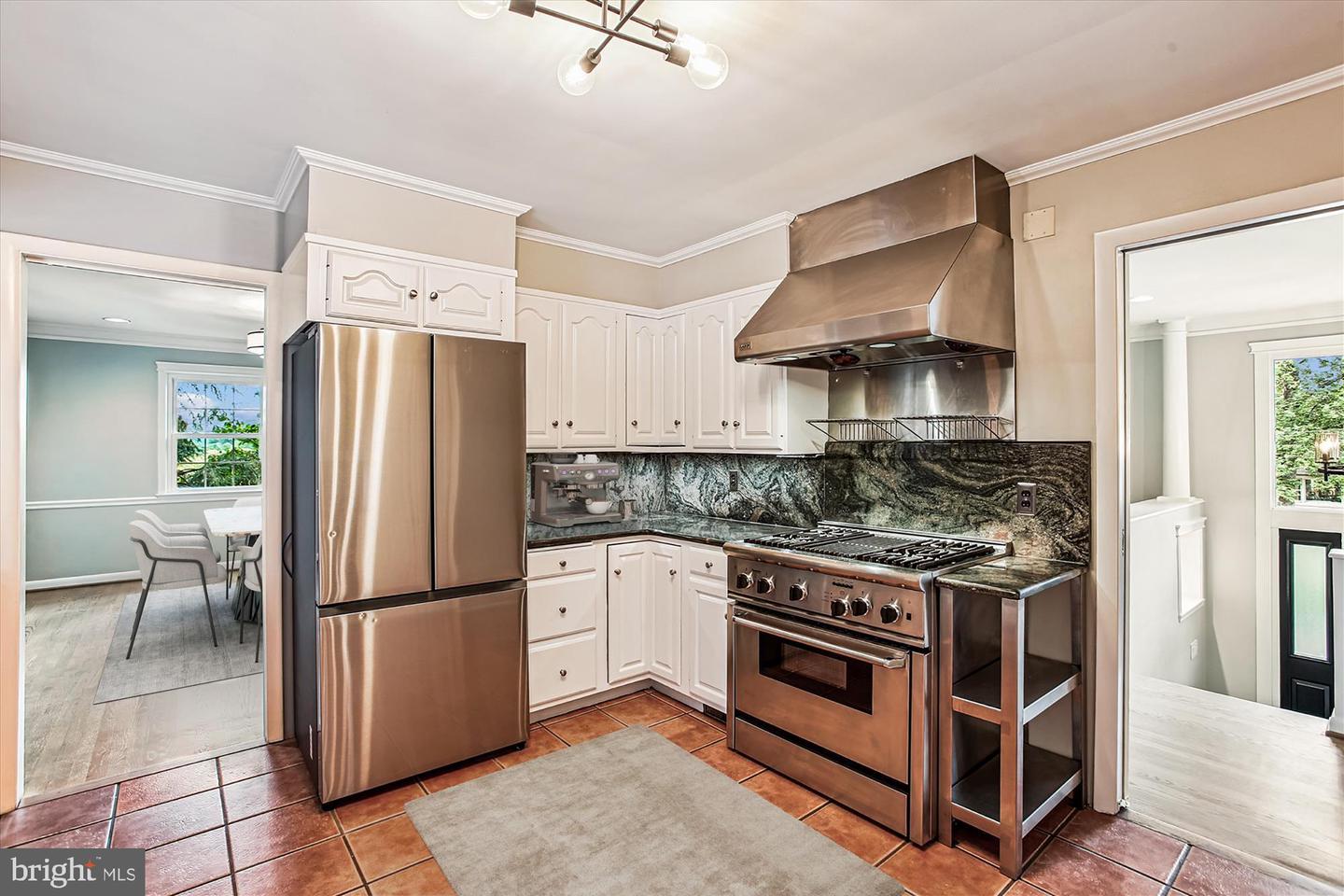 Arlington, Virginia, 22202, United States, 5 Bedrooms Bedrooms, ,3 BathroomsBathrooms,Residential,Active,1926909