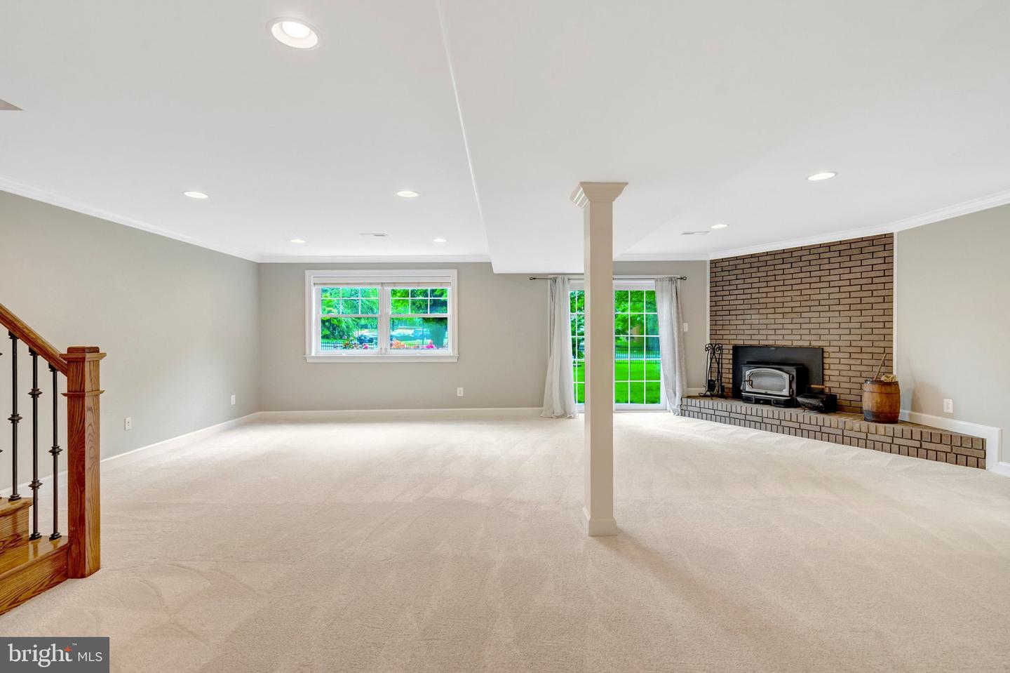 Fairfax, Virginia, 22030, United States, 4 Bedrooms Bedrooms, ,3 BathroomsBathrooms,Residential,Active,2045005