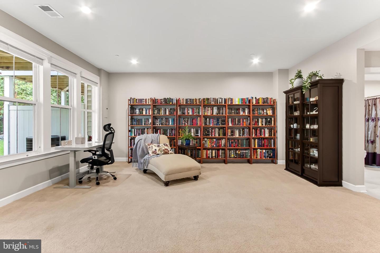 Fairfax, Virginia, 22033, United States, 4 Bedrooms Bedrooms, ,5 BathroomsBathrooms,Residential,Active,1992238