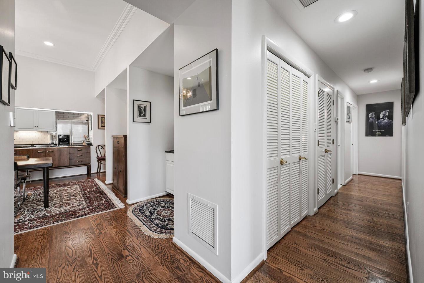 Alexandria, Virginia, 22314, United States, 2 Bedrooms Bedrooms, ,2 BathroomsBathrooms,Residential,Active,1929665