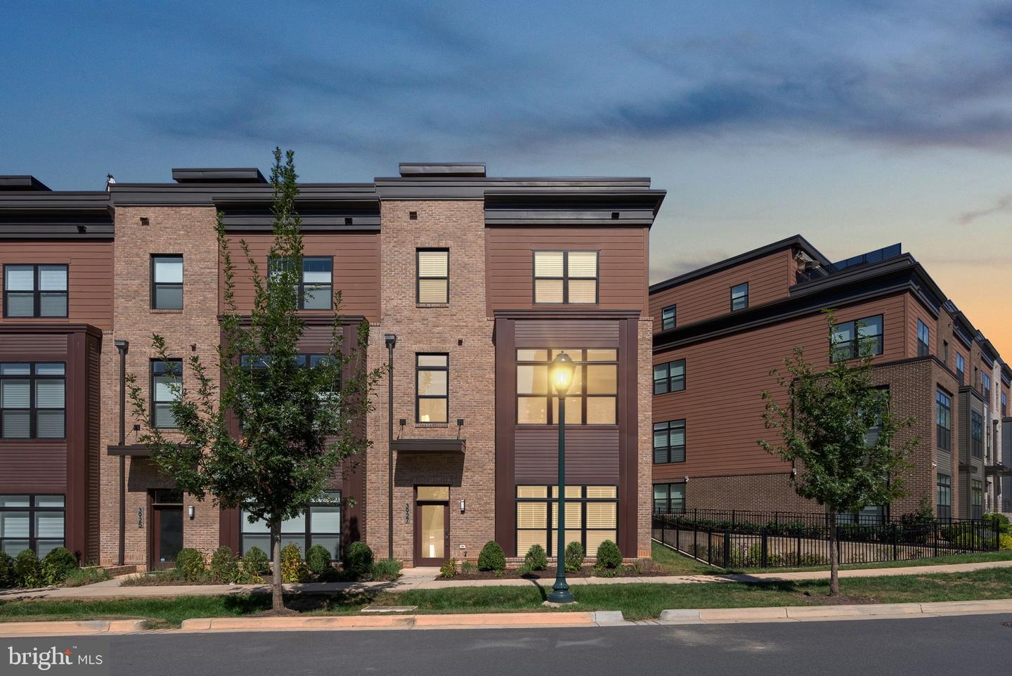 Rockville, Maryland, 20852, United States, 5 Bedrooms Bedrooms, ,5 BathroomsBathrooms,Residential,Active,1954009