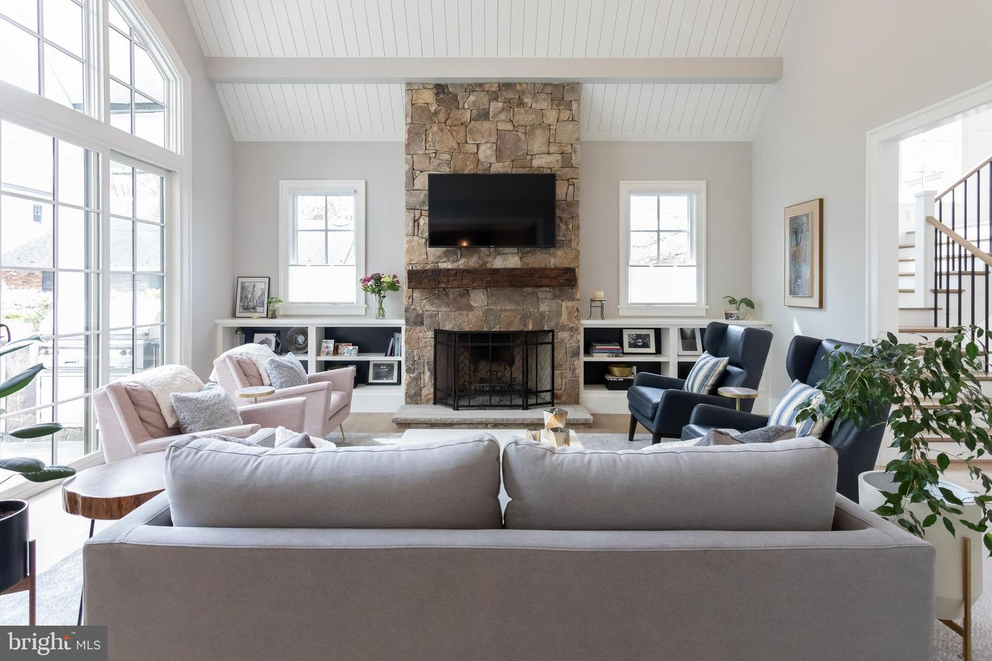 Arlington, Virginia, 22207, United States, 6 Bedrooms Bedrooms, ,9 BathroomsBathrooms,Residential,Active,1972156