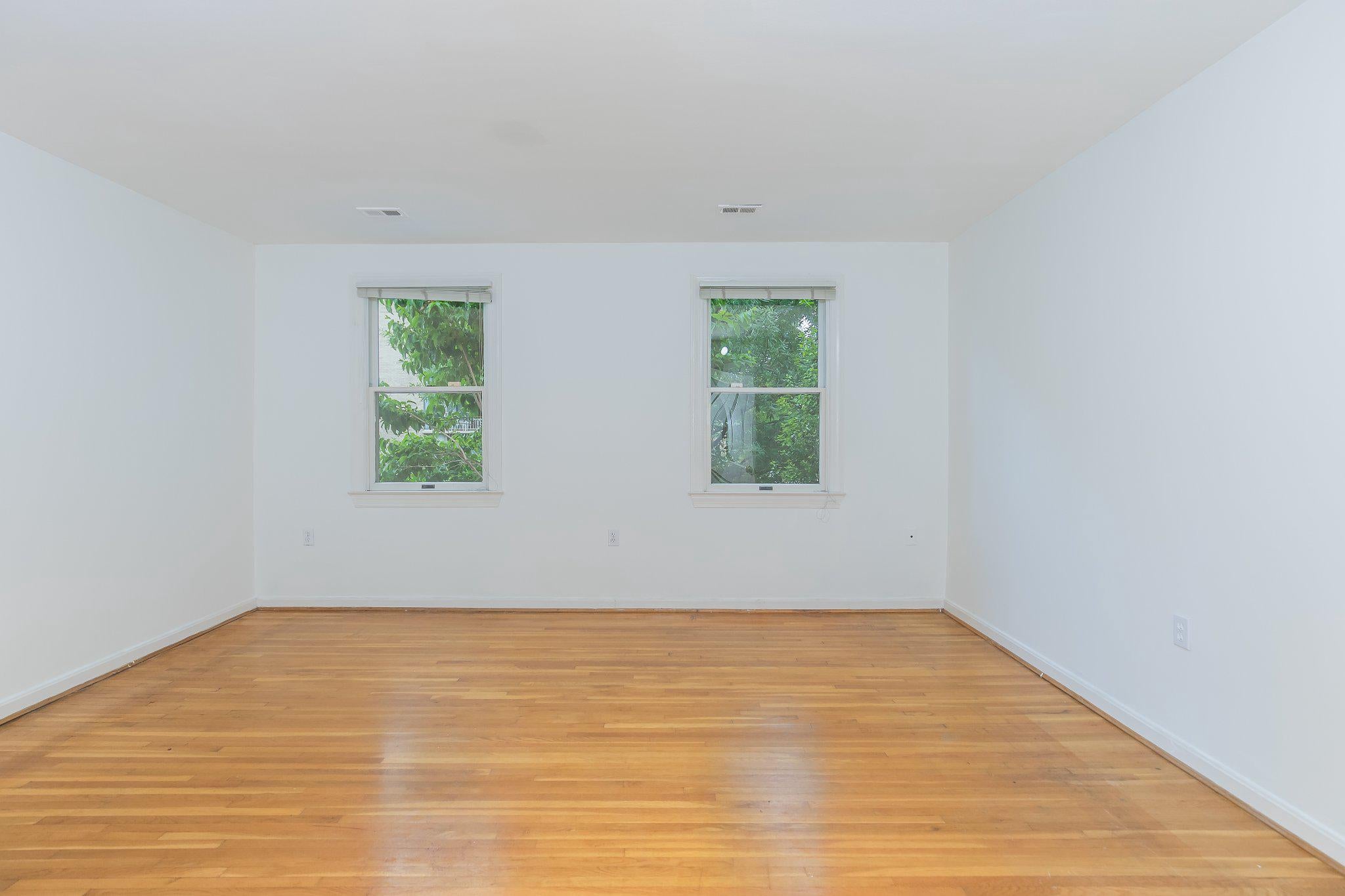 Washington, District Of Columbia, 20024, United States, 5 Bedrooms Bedrooms, ,3 BathroomsBathrooms,Residential,Active,2010218