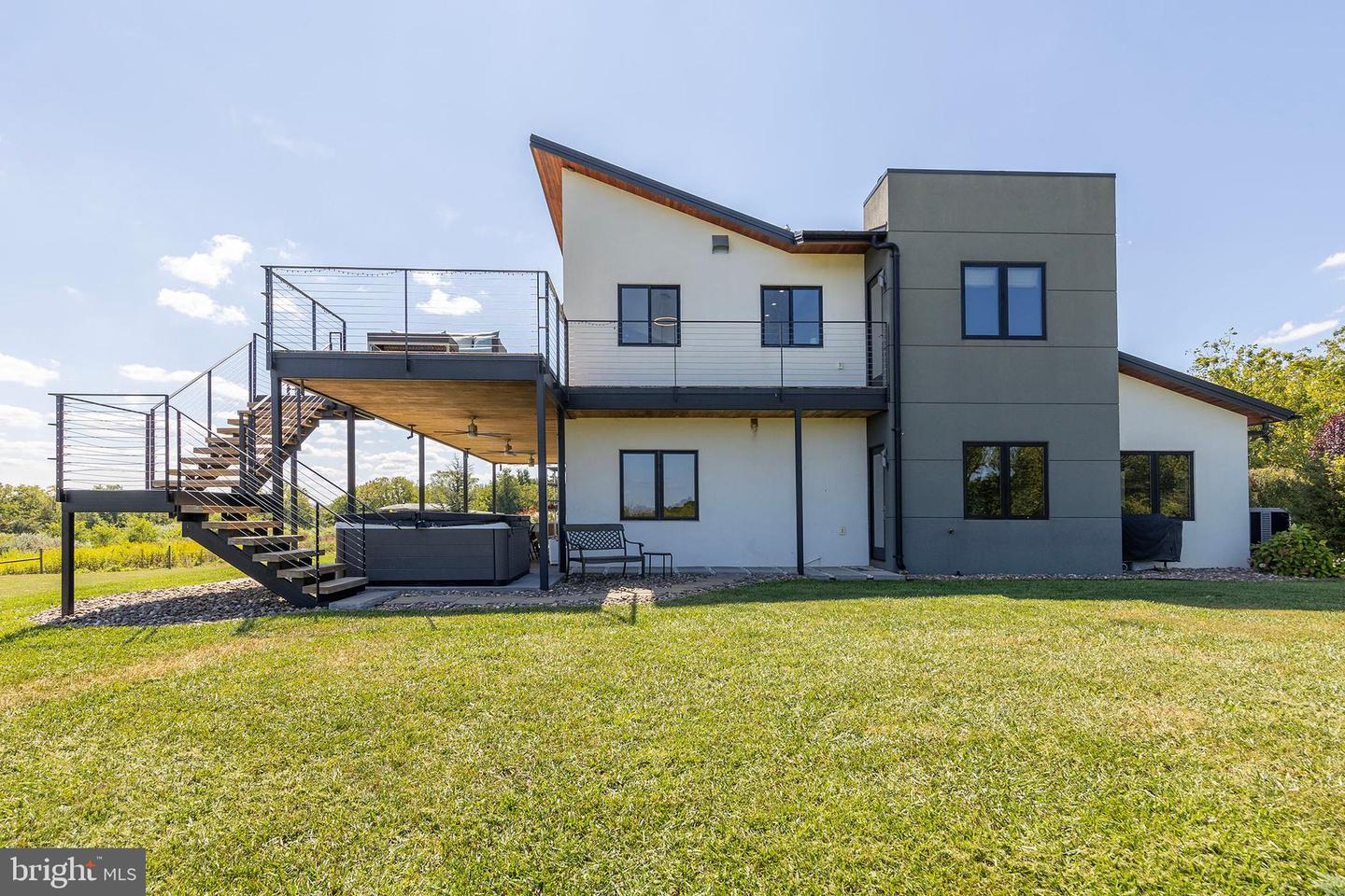 Berryville, Virginia, 22611, United States, 4 Bedrooms Bedrooms, ,4 BathroomsBathrooms,Residential,Active,1945547