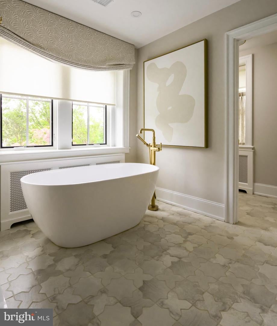 Berwyn, Pennsylvania, 19312, United States, 5 Bedrooms Bedrooms, ,6 BathroomsBathrooms,Residential,Active,1967285