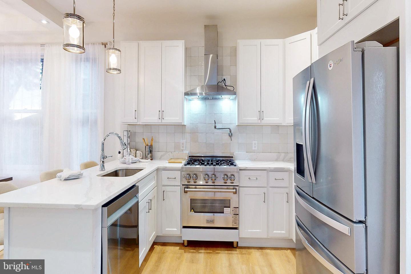 Washington, District Of Columbia, 20018, United States, 6 Bedrooms Bedrooms, ,5 BathroomsBathrooms,Residential,Active,2001347