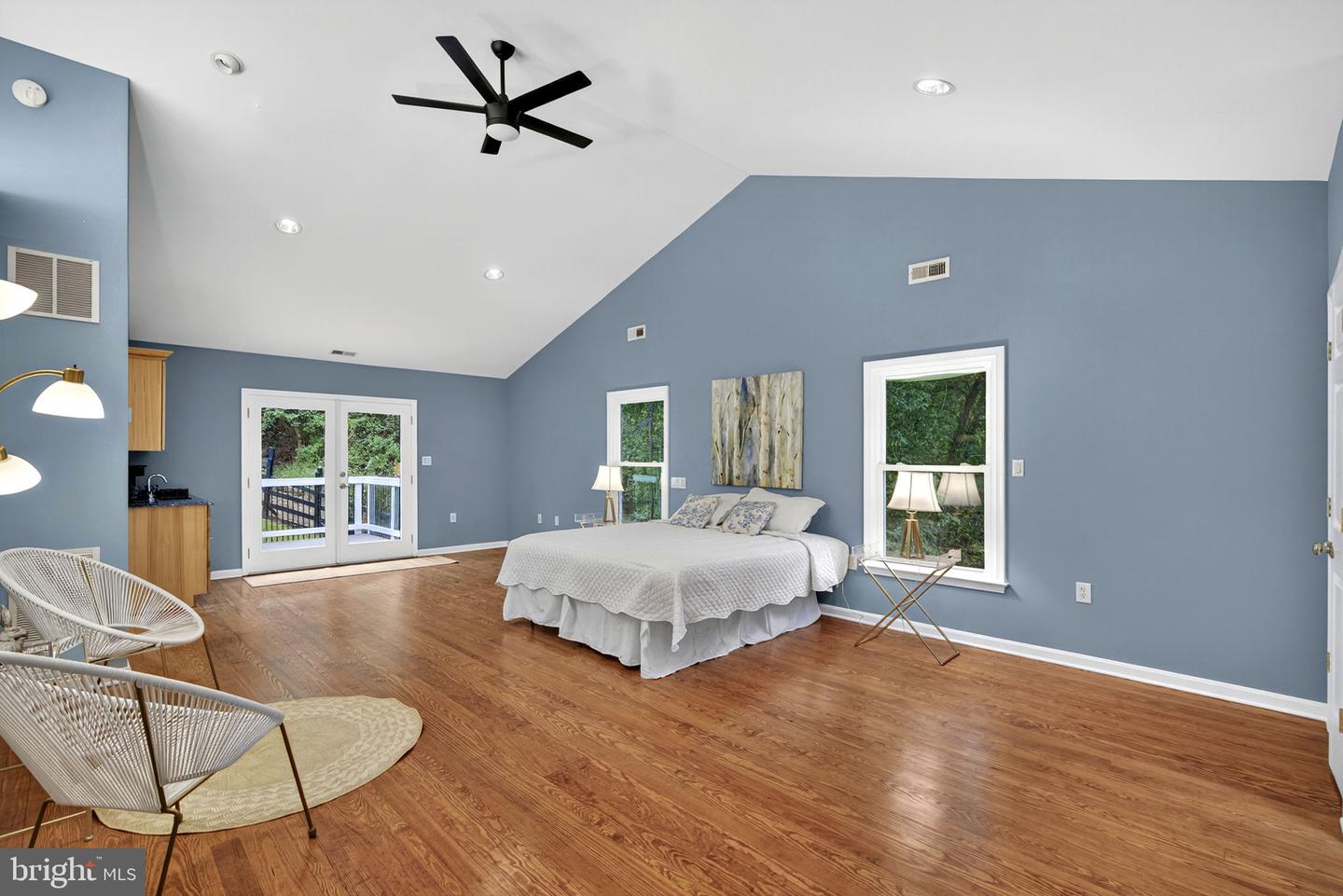 Lovettsville, Virginia, 20180, United States, ,2 BathroomsBathrooms,Residential,Active,1954034