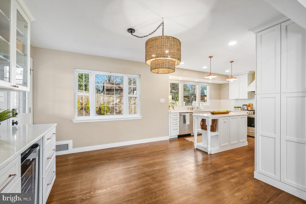 Alexandria, Virginia, 22308, United States, 3 Bedrooms Bedrooms, ,3 BathroomsBathrooms,Residential,Active,2006768