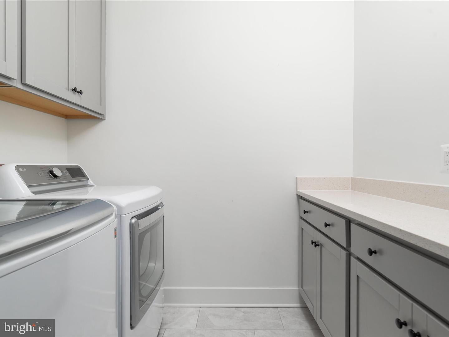 Oakton, Virginia, 22124, United States, 6 Bedrooms Bedrooms, ,6 BathroomsBathrooms,Residential,Active,1960120