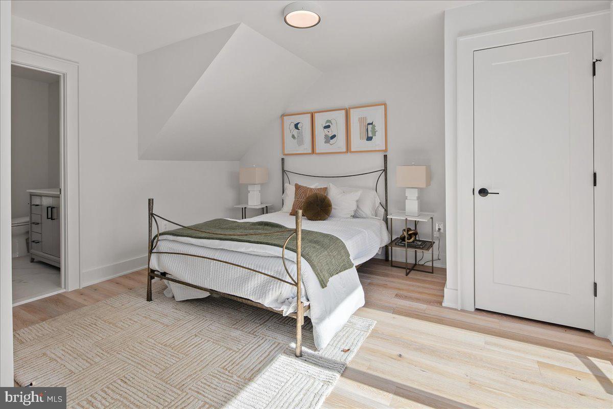 Arlington, Virginia, 22201, United States, 4 Bedrooms Bedrooms, ,5 BathroomsBathrooms,Residential,Active,2011879