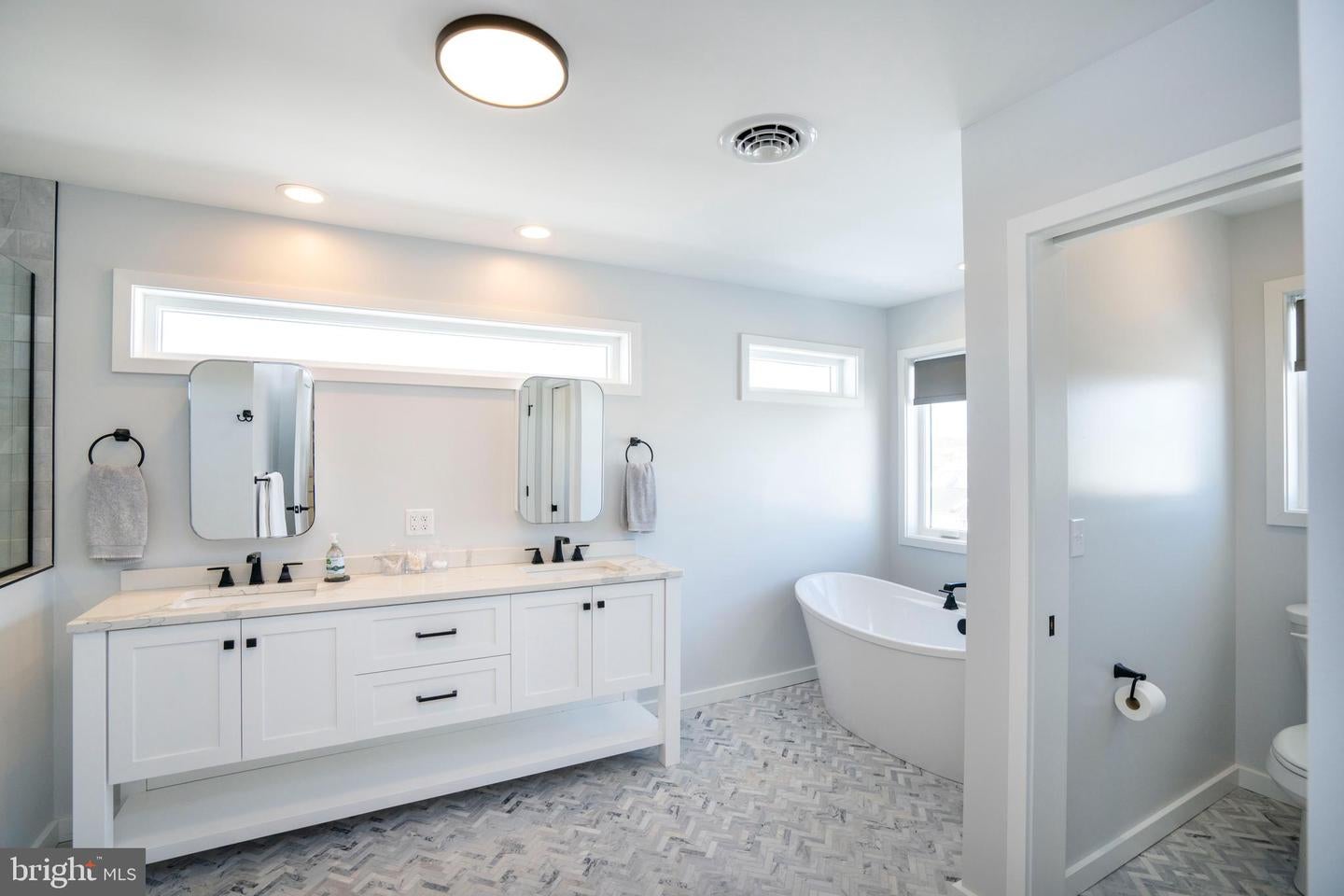 State College, Pennsylvania, 16801, United States, 5 Bedrooms Bedrooms, ,5 BathroomsBathrooms,Residential,Active,2015470