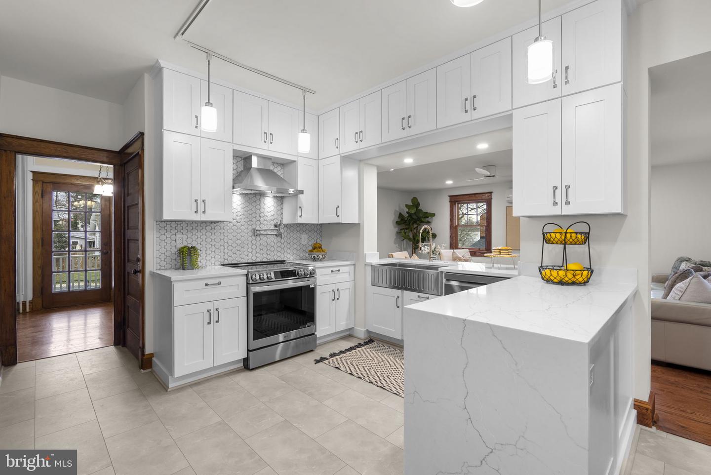 Silver Spring, Maryland, 20910, United States, 4 Bedrooms Bedrooms, ,4 BathroomsBathrooms,Residential,Active,2012220