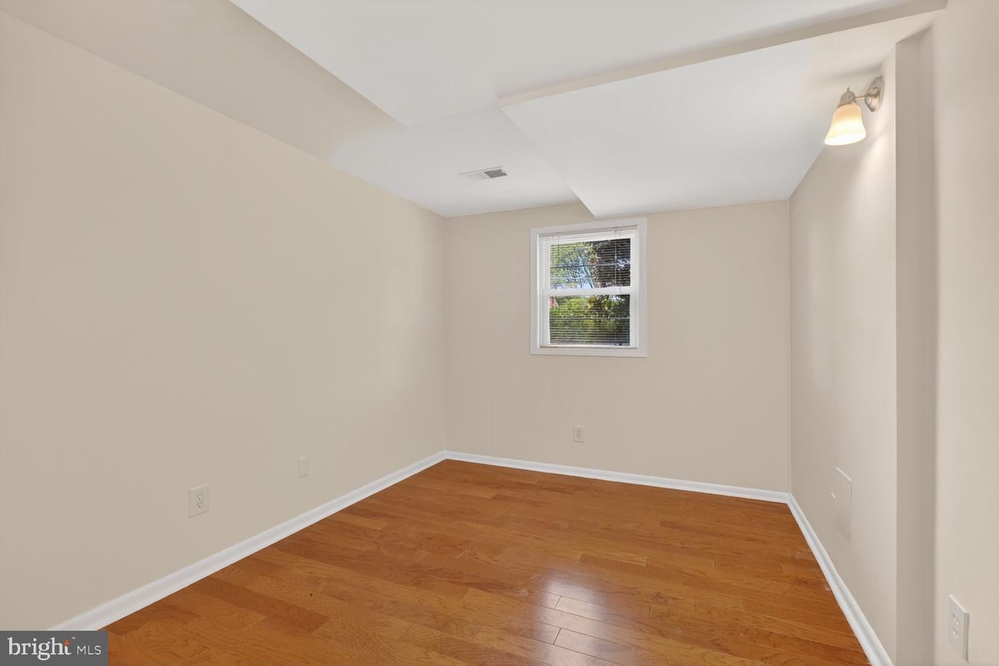 Falls Church, Virginia, 22043, United States, 4 Bedrooms Bedrooms, ,3 BathroomsBathrooms,Residential,Active,2045048