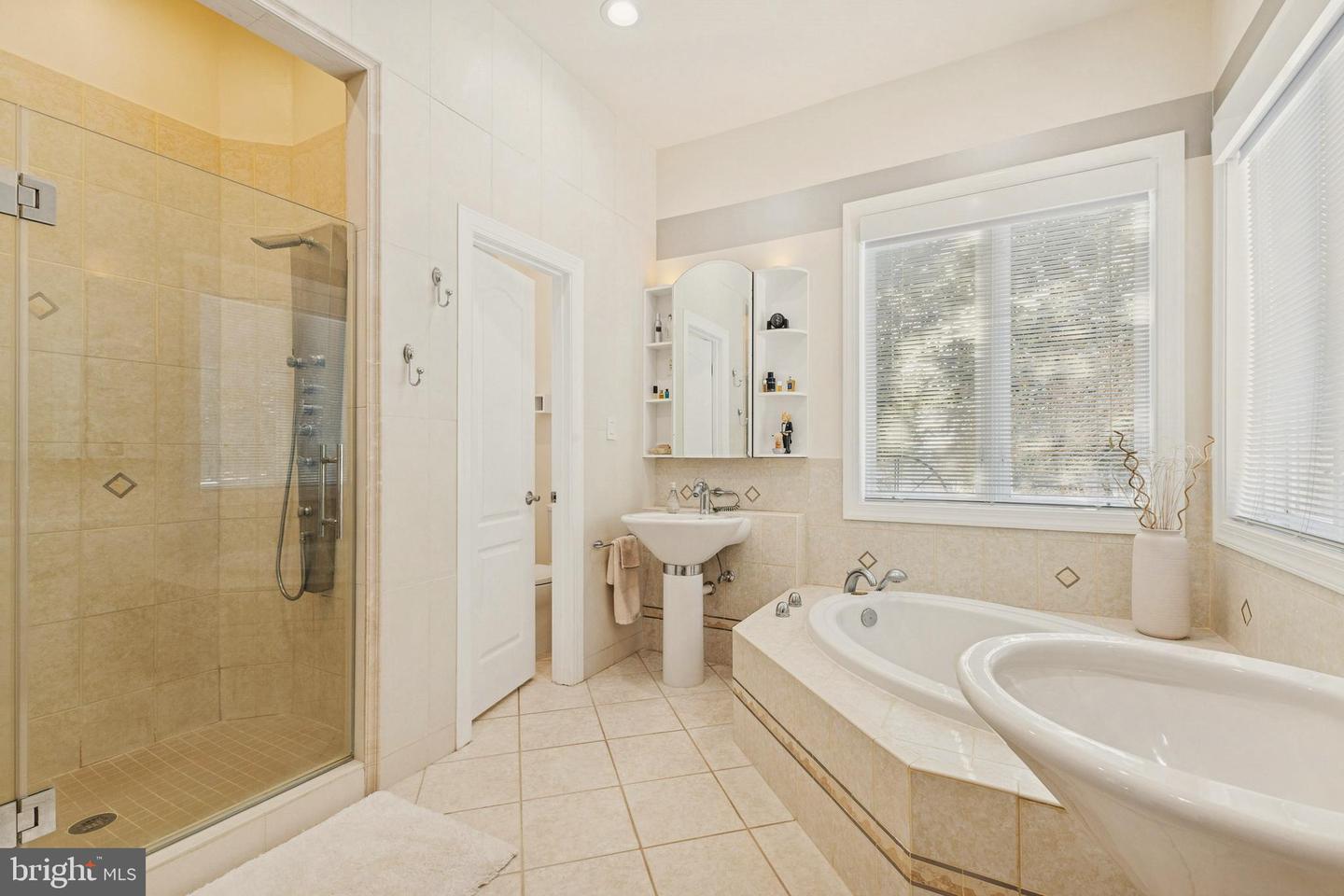 Gainesville, Virginia, 20155, United States, 3 Bedrooms Bedrooms, ,5 BathroomsBathrooms,Residential,Active,2015424