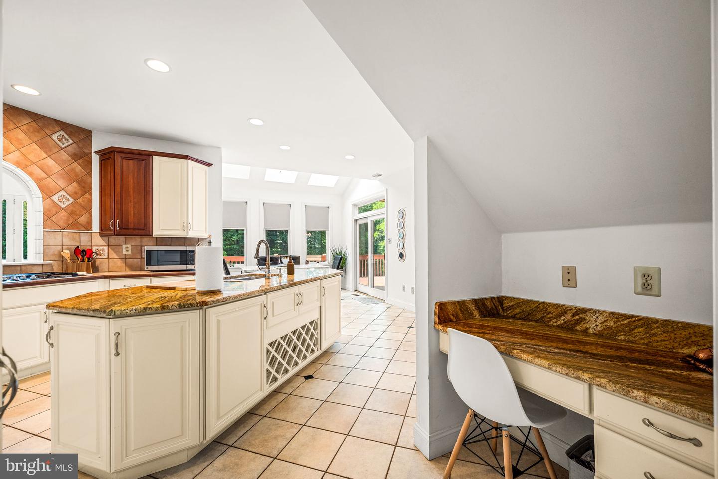 Wallingford, Pennsylvania, 19086, United States, 5 Bedrooms Bedrooms, ,6 BathroomsBathrooms,Residential,Active,1869134