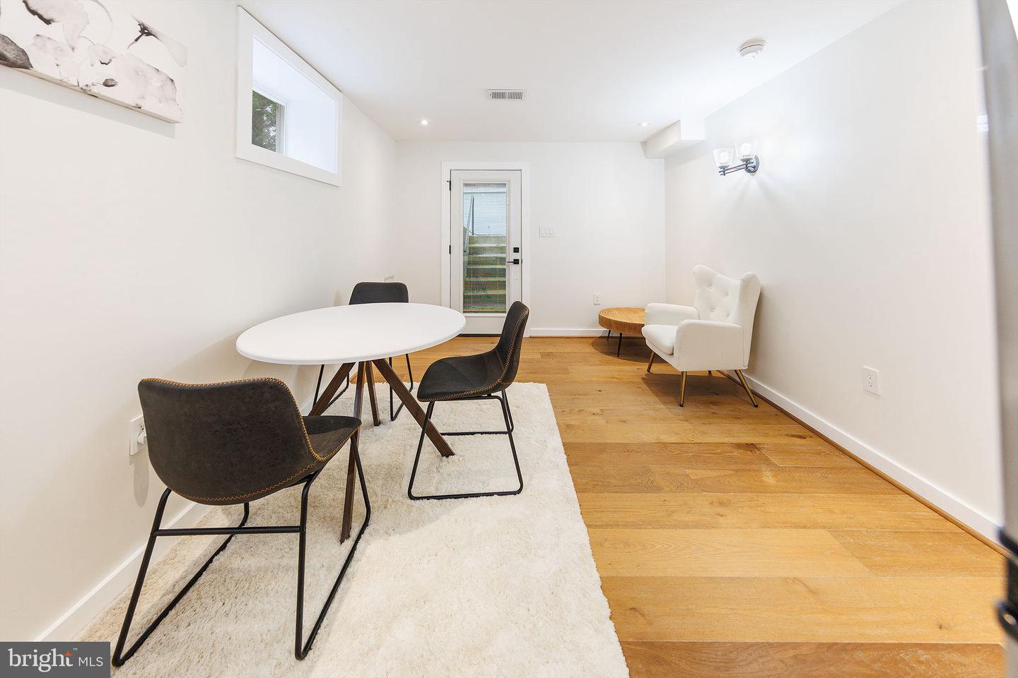 Washington, District Of Columbia, 20018, United States, 6 Bedrooms Bedrooms, ,5 BathroomsBathrooms,Residential,Active,1964489