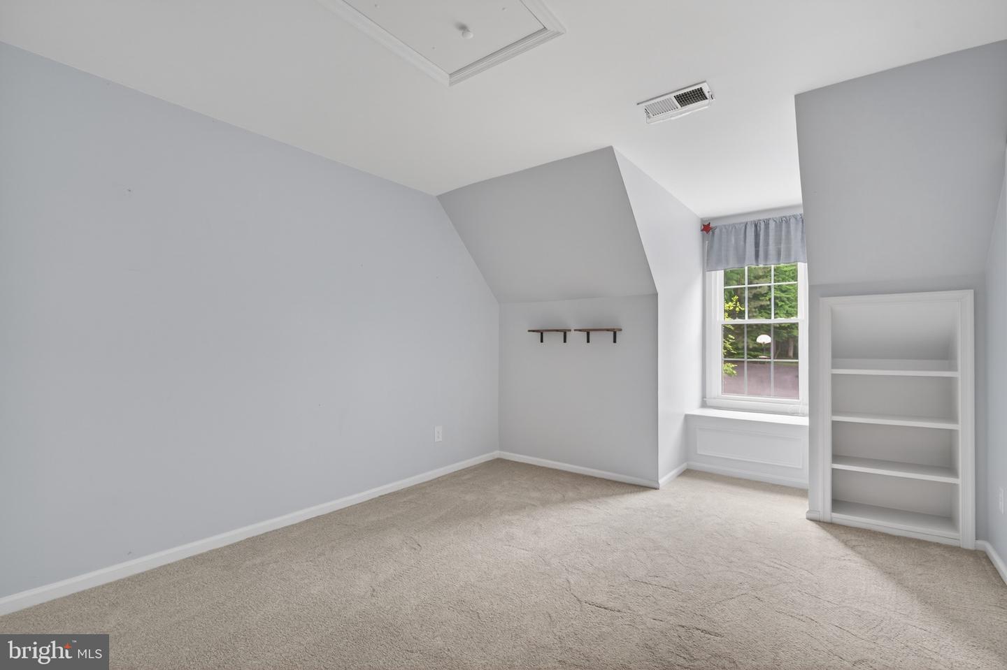 Fairfax Station, Virginia, 22039, United States, 5 Bedrooms Bedrooms, ,5 BathroomsBathrooms,Residential,Pending,2045787