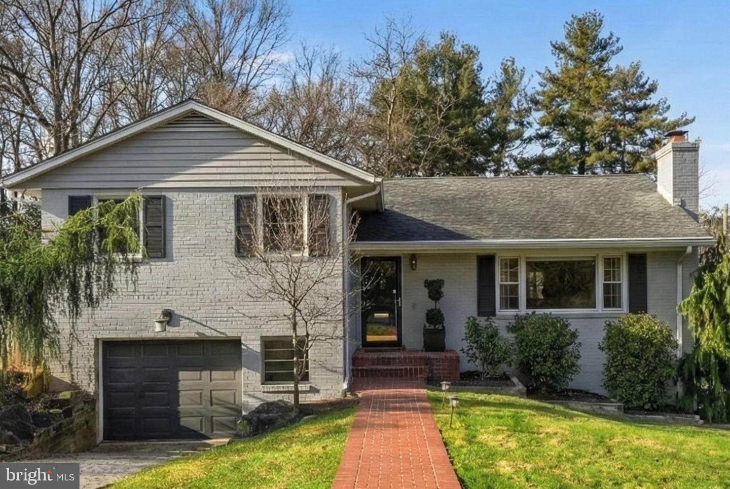 Arlington, Virginia, 22207, United States, 4 Bedrooms Bedrooms, ,3 BathroomsBathrooms,Residential,Pending,2010199 Arlington, Virginia, 22207, United States, 4 Bedrooms Bedrooms, ,3 BathroomsBathrooms,Residential,Pending,2010199