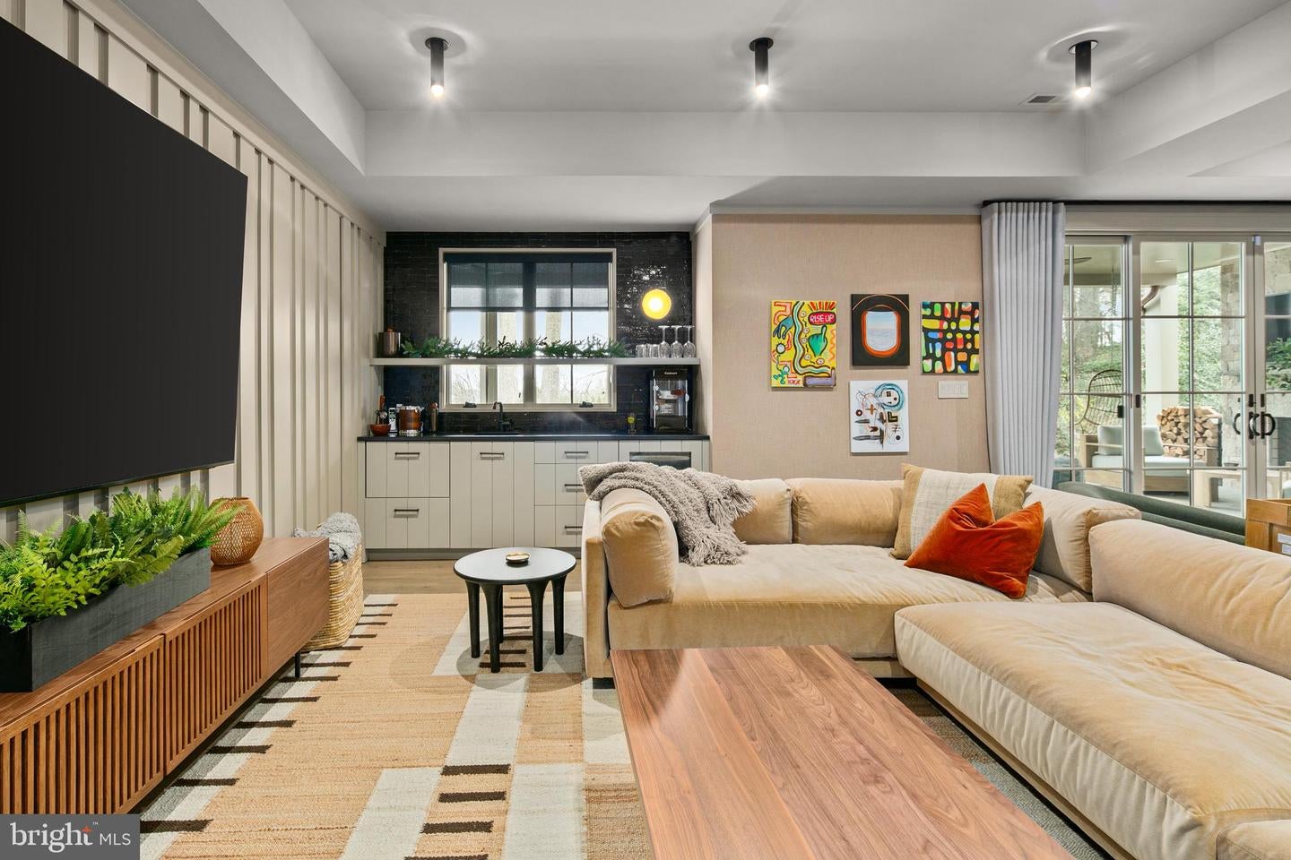 Arlington, Virginia, 22207, United States, 6 Bedrooms Bedrooms, ,9 BathroomsBathrooms,Residential,Active,1972156