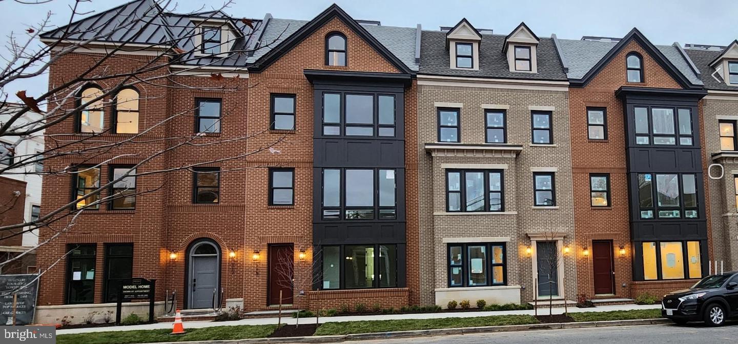 Alexandria, Virginia, 22314, United States, 4 Bedrooms Bedrooms, ,5 BathroomsBathrooms,Residential,Active,1962172