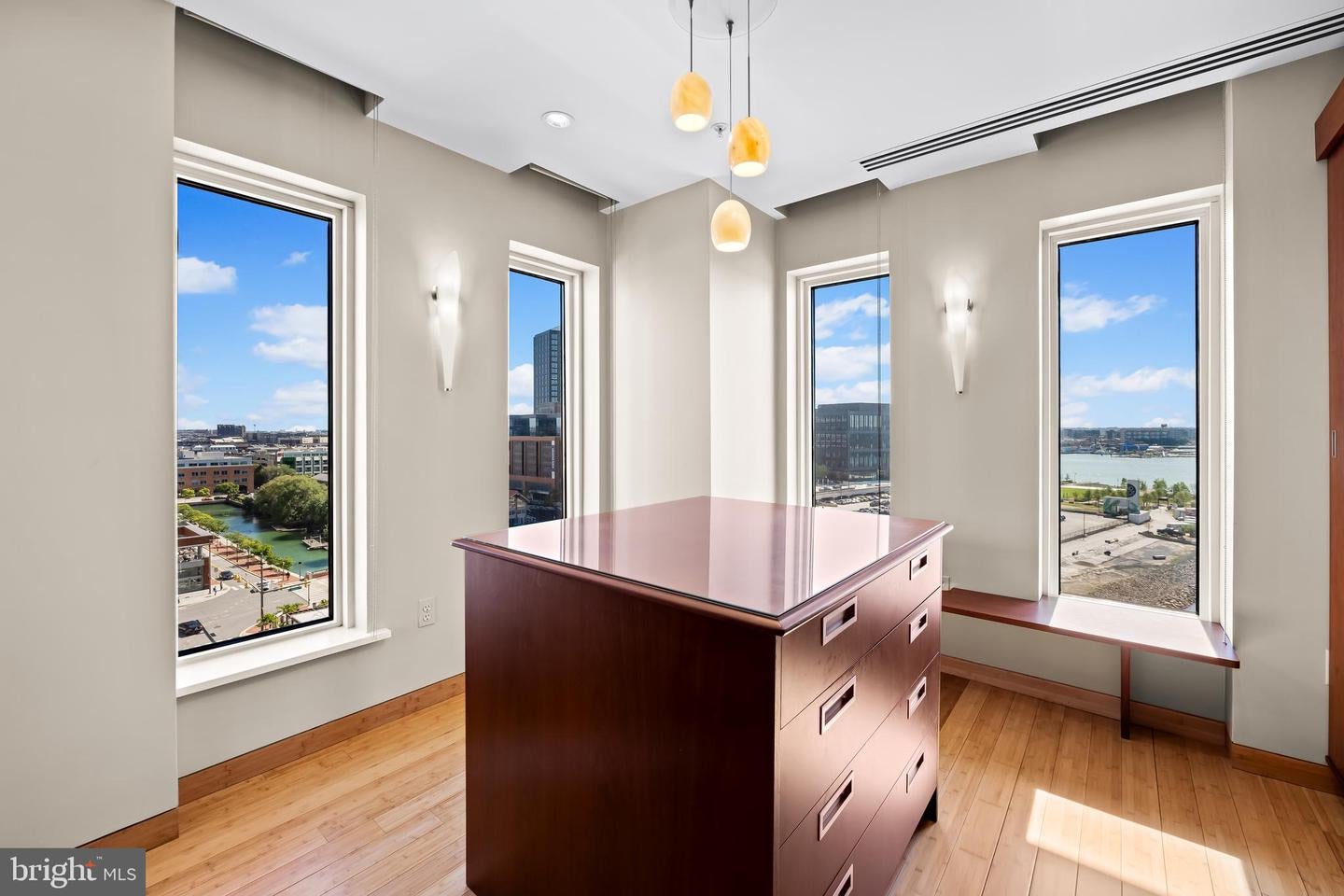 Baltimore, Maryland, 21202, United States, 3 Bedrooms Bedrooms, ,4 BathroomsBathrooms,Residential,Active,1963429