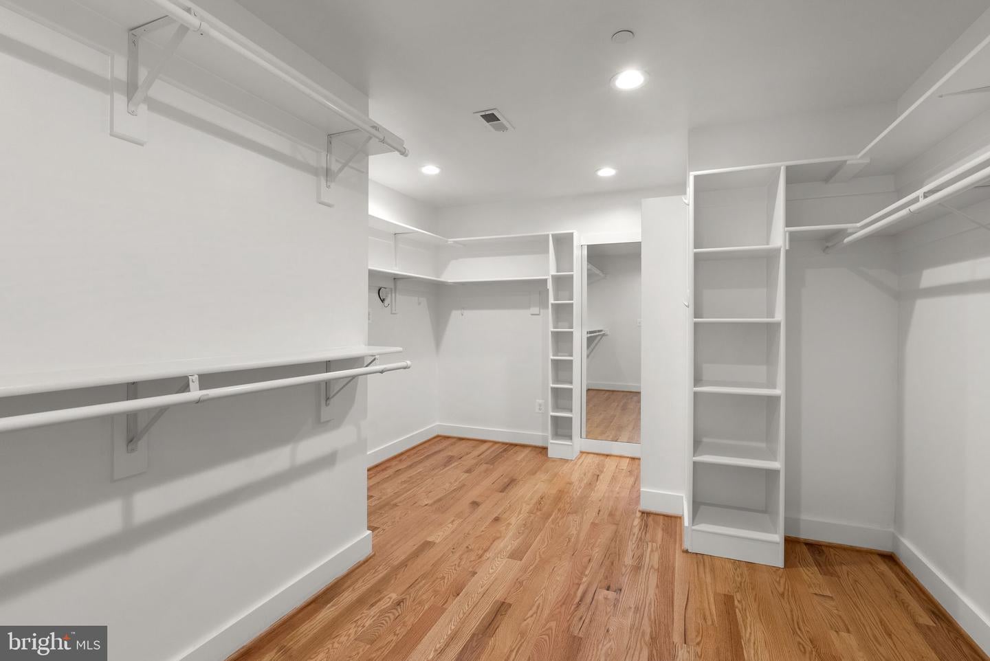 Highland, Maryland, 20777, United States, 5 Bedrooms Bedrooms, ,5 BathroomsBathrooms,Residential,Active,1944059