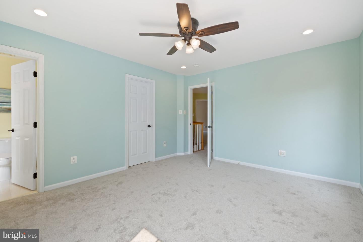 Rockville, Maryland, 20850, United States, 5 Bedrooms Bedrooms, ,6 BathroomsBathrooms,Residential,Active,1941388