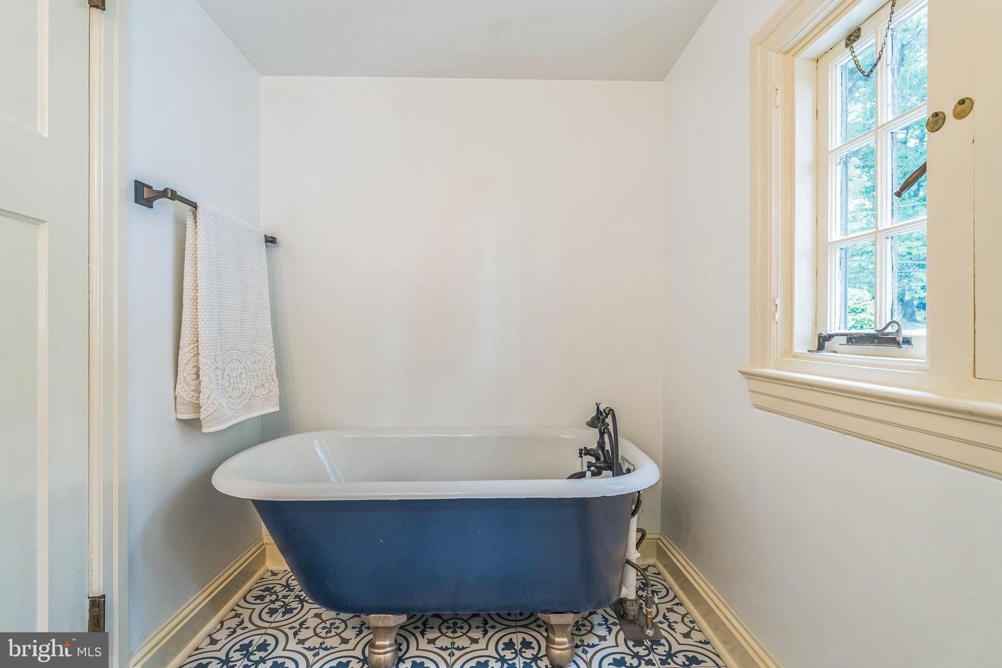 Wayne, Pennsylvania, 19087, United States, 4 Bedrooms Bedrooms, ,5 BathroomsBathrooms,Residential,Active,2003551