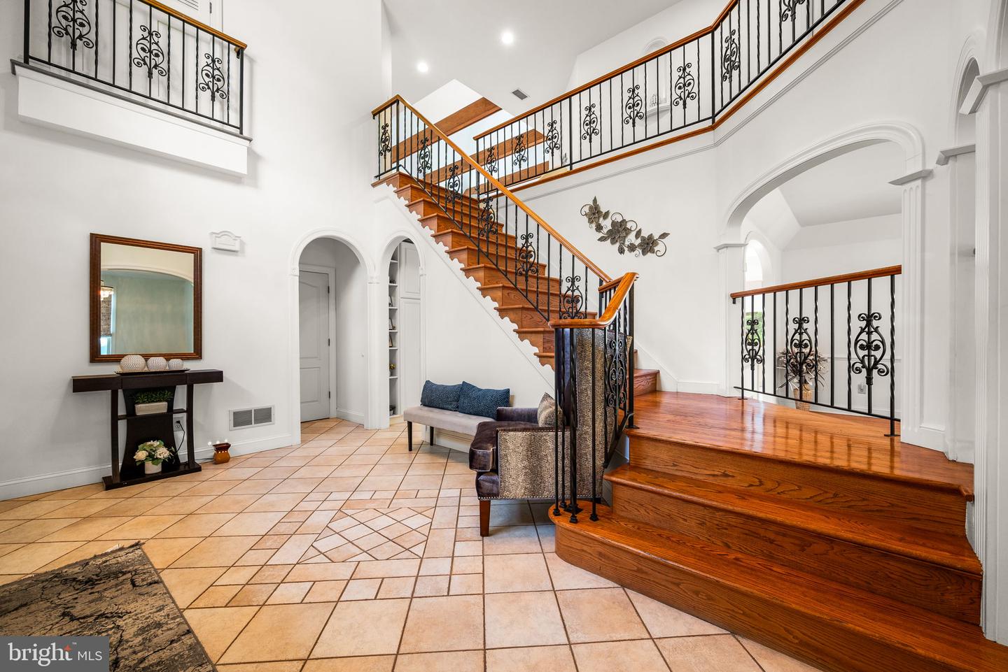 Wallingford, Pennsylvania, 19086, United States, 5 Bedrooms Bedrooms, ,6 BathroomsBathrooms,Residential,Active,1869134