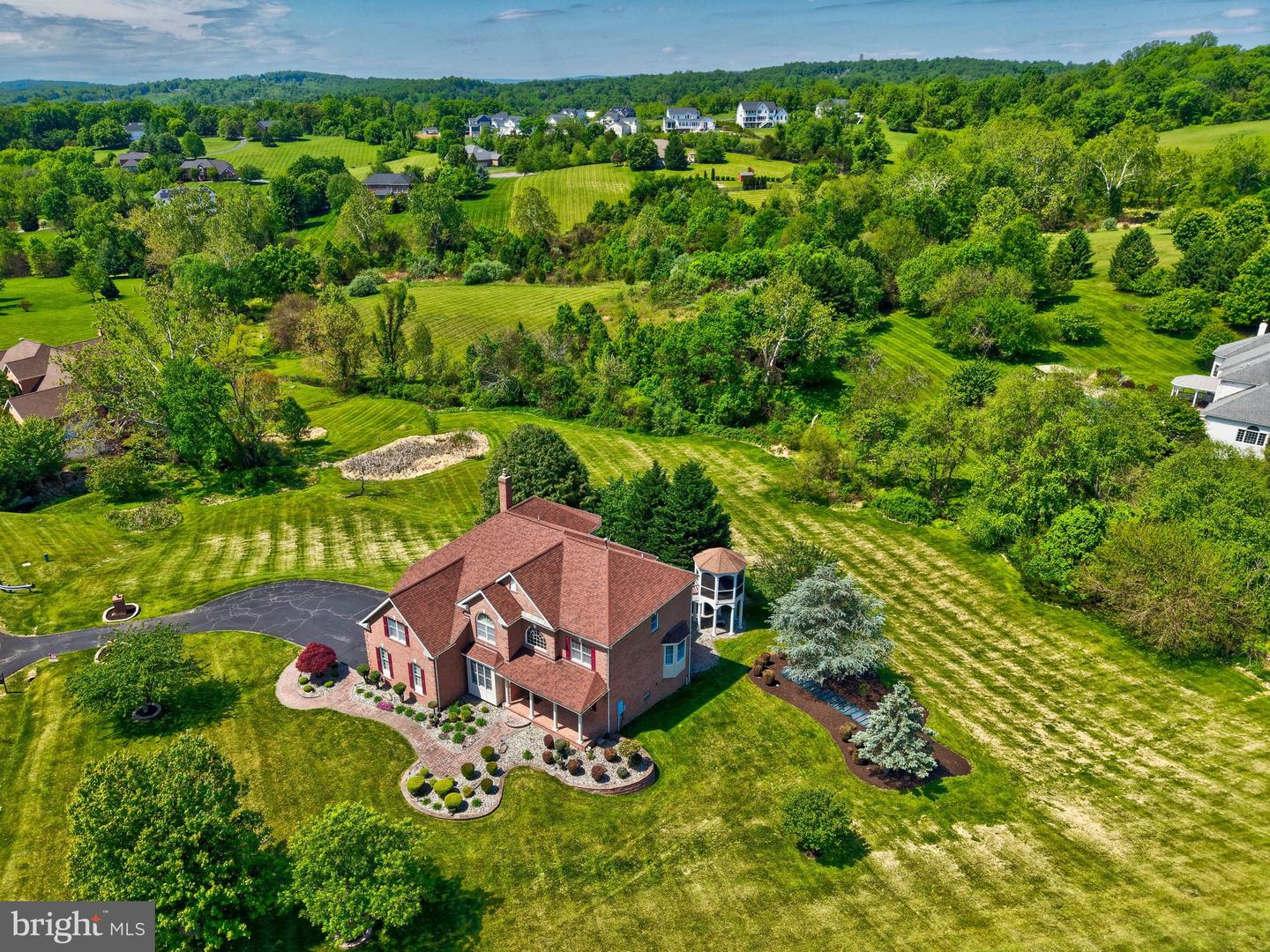 Leesburg, Virginia, 20175, United States, 5 Bedrooms Bedrooms, ,5 BathroomsBathrooms,Residential,Active,2021689