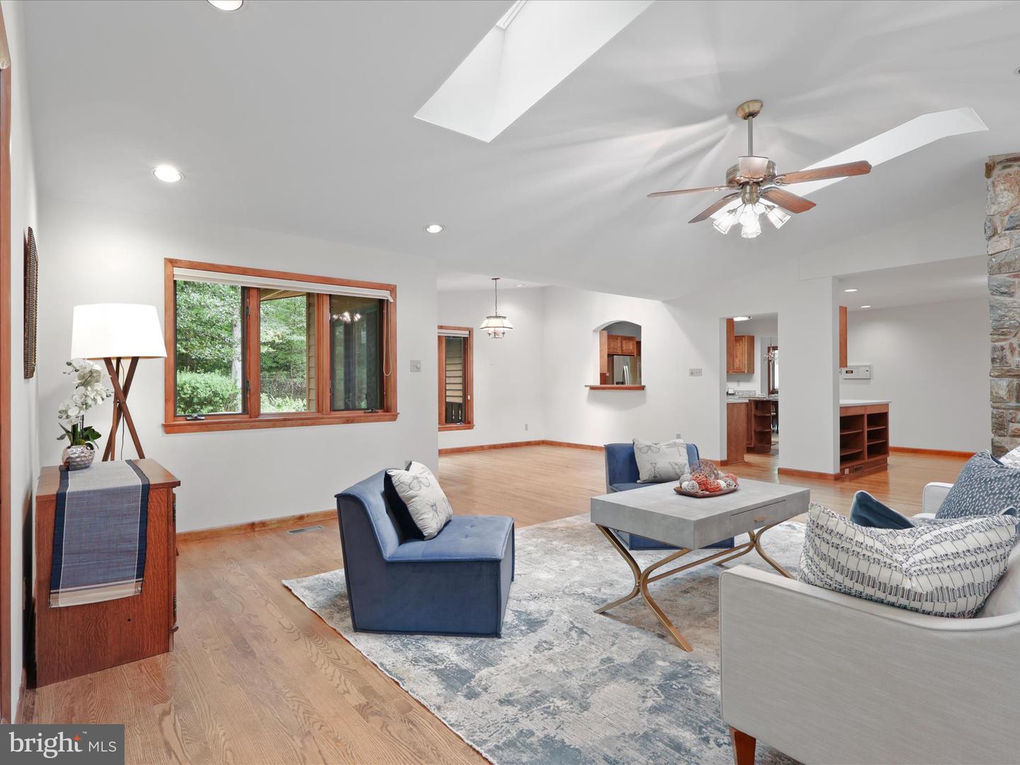 Clifton, Virginia, 20124, United States, 5 Bedrooms Bedrooms, ,4 BathroomsBathrooms,Residential,Active,1943827