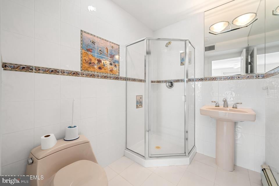 Bayville, New Jersey, 08721, United States, 5 Bedrooms Bedrooms, ,6 BathroomsBathrooms,Residential,Active,2035591