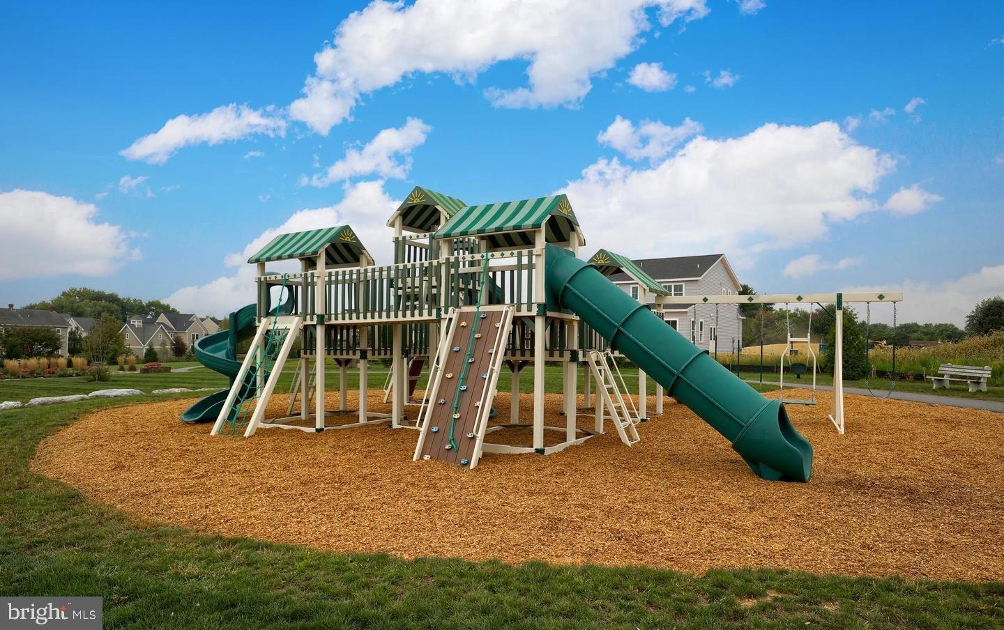 East Petersburg, Pennsylvania, 17520, United States, 4 Bedrooms Bedrooms, ,5 BathroomsBathrooms,Residential,Active,1702111