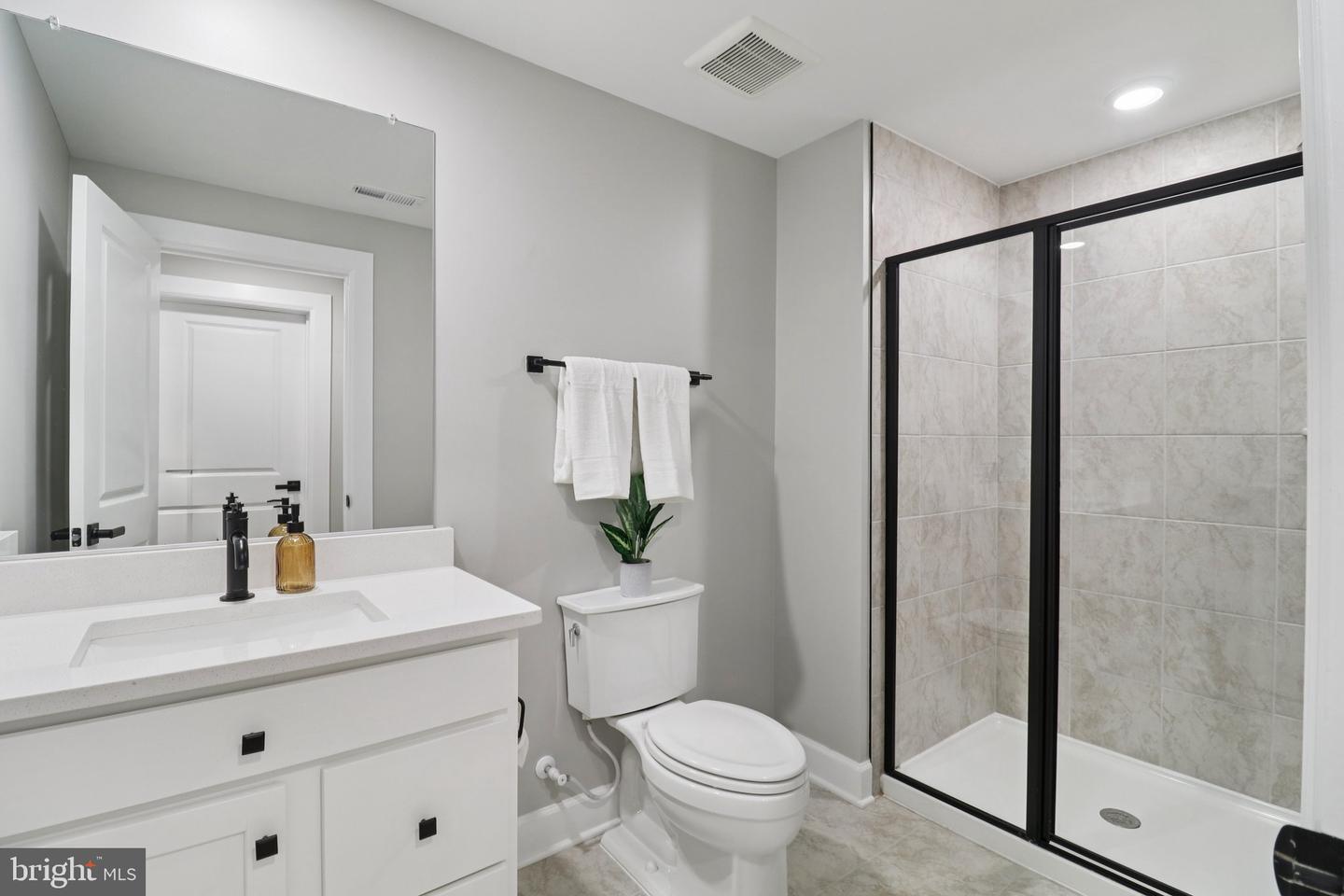 Bowie, Maryland, 20716, United States, 5 Bedrooms Bedrooms, ,5 BathroomsBathrooms,Residential,Active,2006775