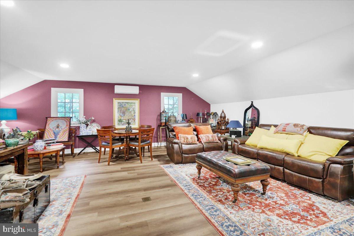 Lancaster, Pennsylvania, 17603, United States, 4 Bedrooms Bedrooms, ,3 BathroomsBathrooms,Residential,Active,1936456