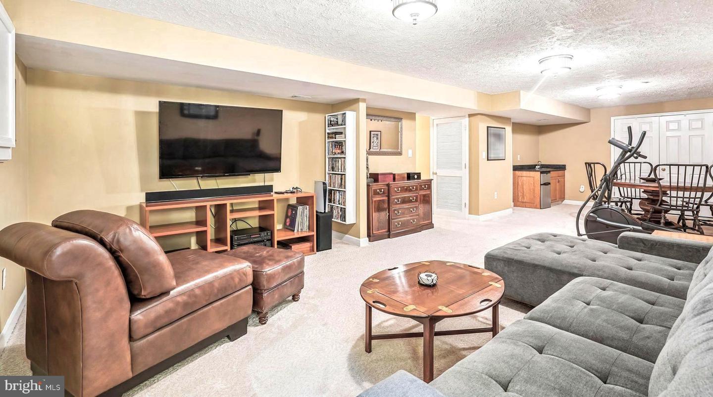 Centreville, Virginia, 20121, United States, 4 Bedrooms Bedrooms, ,5 BathroomsBathrooms,Residential,Active,1914622