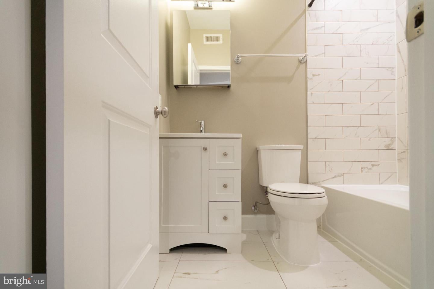 Washington, District Of Columbia, 20003, United States, ,Residential,Active,2009139