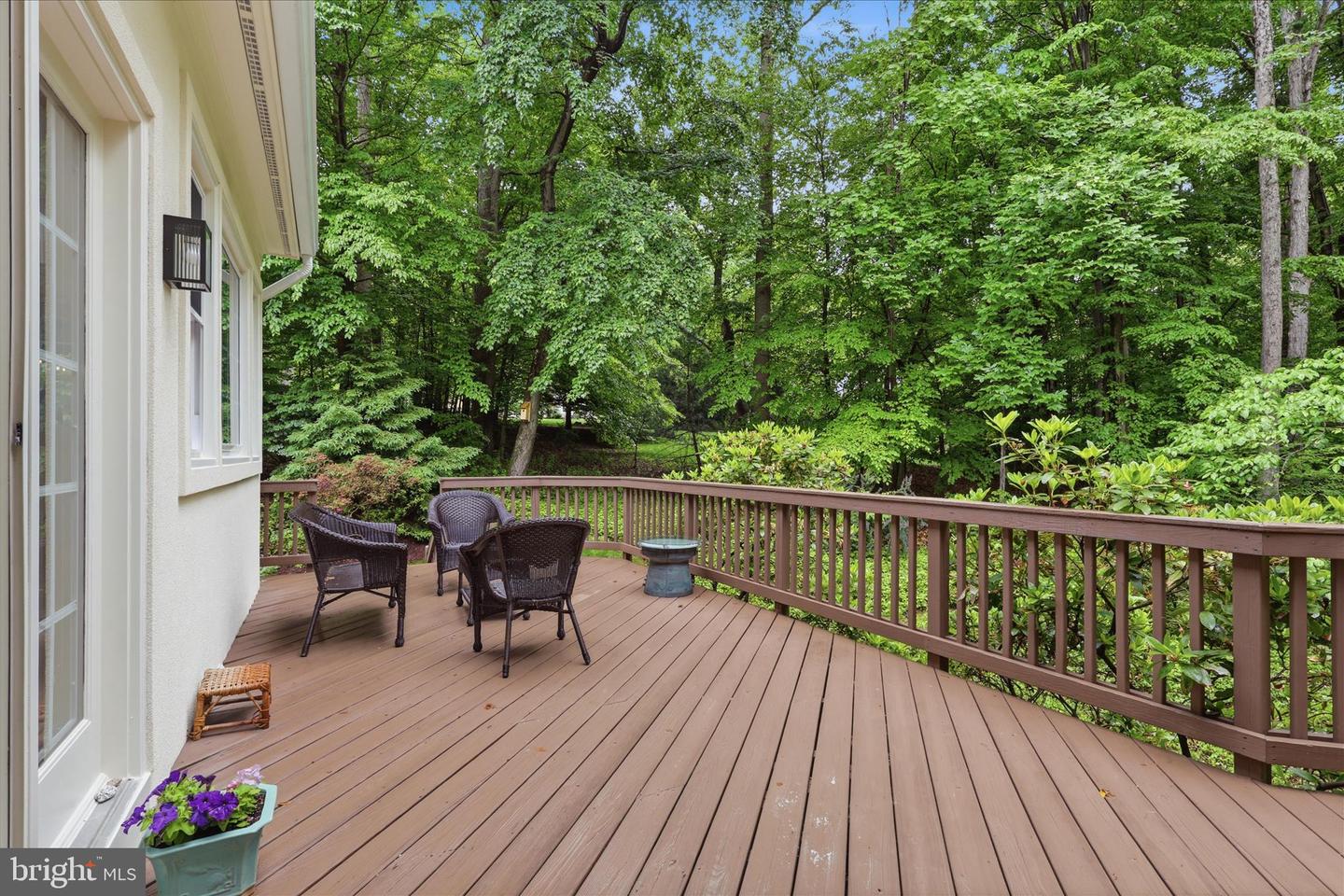 Oakton, Virginia, 22124, United States, 5 Bedrooms Bedrooms, ,5 BathroomsBathrooms,Residential,Pending,2045766