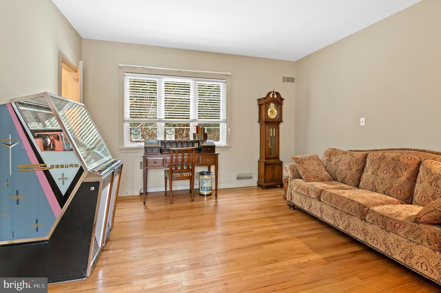 Owings Mills, Maryland, 21117, United States, 5 Bedrooms Bedrooms, ,4 BathroomsBathrooms,Residential,Active,1971806