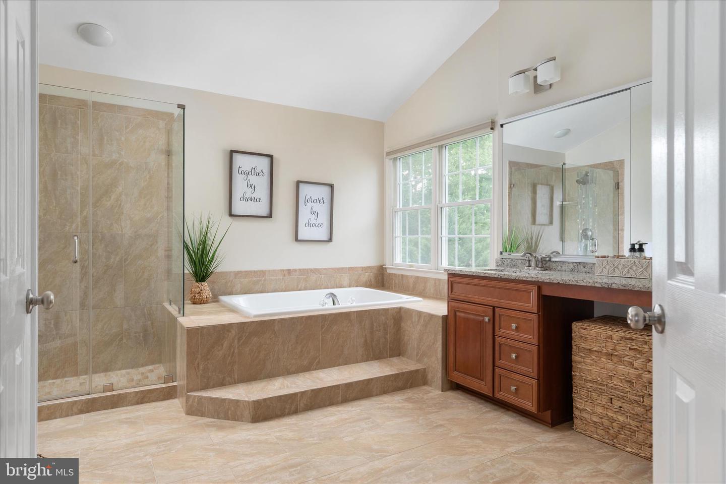 Haymarket, Virginia, 20169, United States, 5 Bedrooms Bedrooms, ,5 BathroomsBathrooms,Residential,Pending,2045778